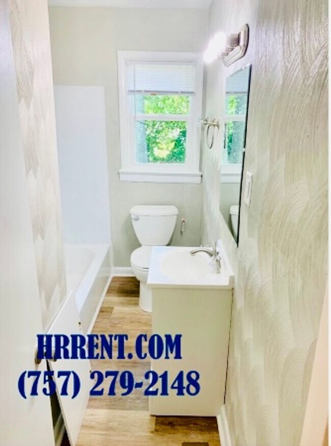 Building Photo - Beautiful 3 Bedroom 1.5 Bath Brick Home located in the South Norfolk area of Chesapeake, VA!