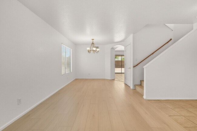 Building Photo - Solar Home with Nice Floorplan in a Great Location! Norterra Dynamite Ranch