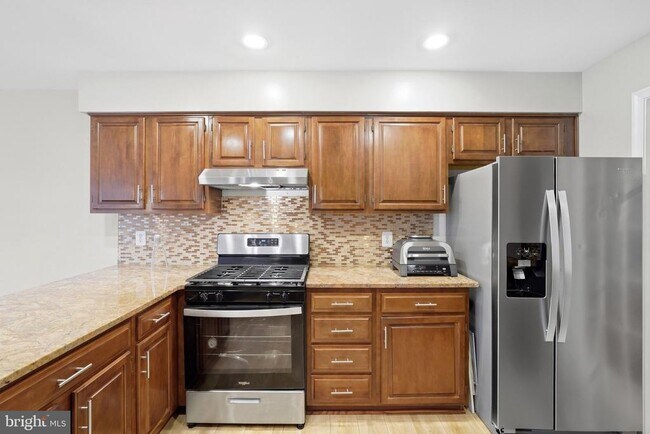 Building Photo - 3968 Clares Ct