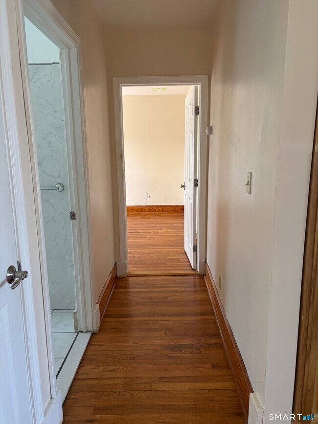 Building Photo - 33 Wilkenda Ave