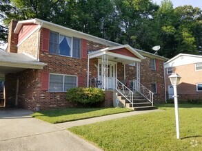 Building Photo - 6106 Hellen Lee Dr