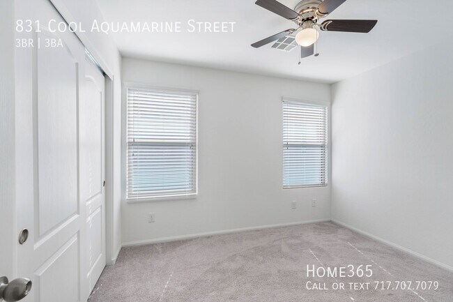 Building Photo - Beautiful 2 Story 3 Bed 2.5 Bath home in t...