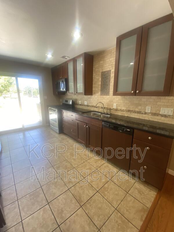 Building Photo - 3019 Independence St