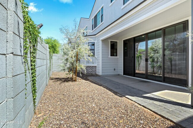 Building Photo - 2601 N 27th St