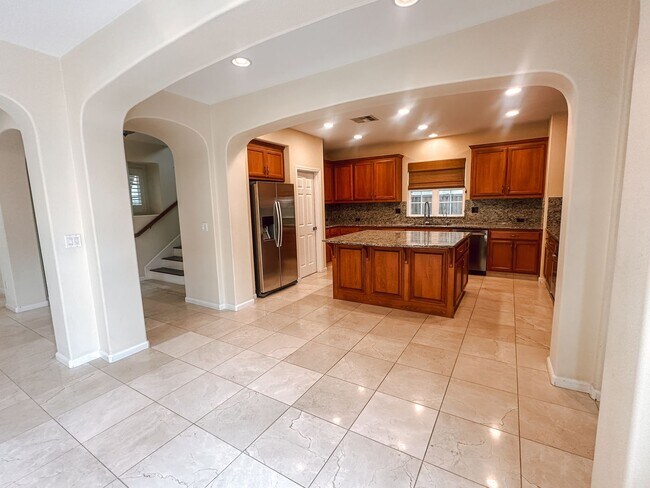 Building Photo - Gorgeous Home in San Ramon Available Now!