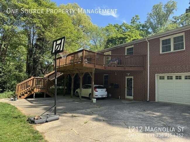 Building Photo - 1212 Magnolia St