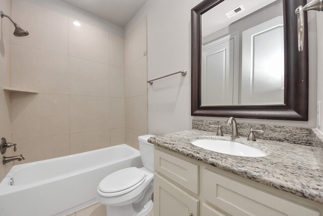 Building Photo - 1831 Dart St