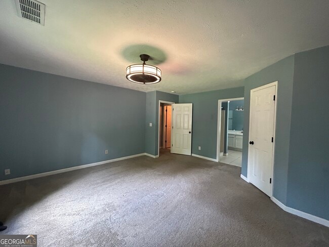 Building Photo - 102 Shawville Ln