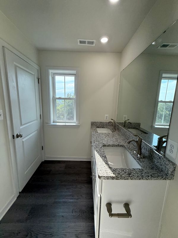 Building Photo - 28 Marineris Cir