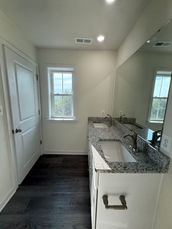 Building Photo - 28 Marineris Cir