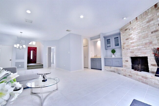 Building Photo - 727 Bunker Hill Rd