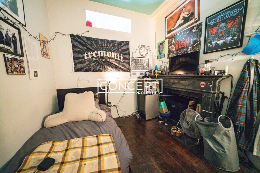 Building Photo - 52 Fenway