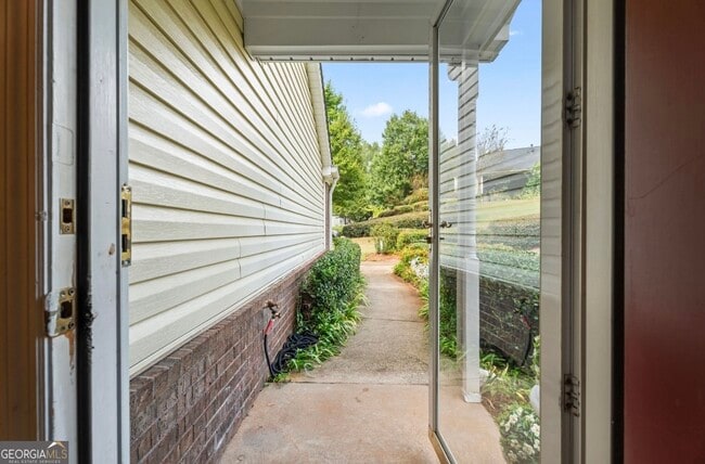 Building Photo - 81 Hampshire Ct