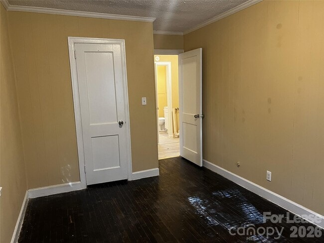 Building Photo - 107 N Turner Ave