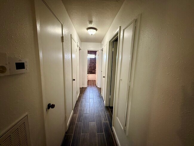 Building Photo - 9407 Pinole Ln