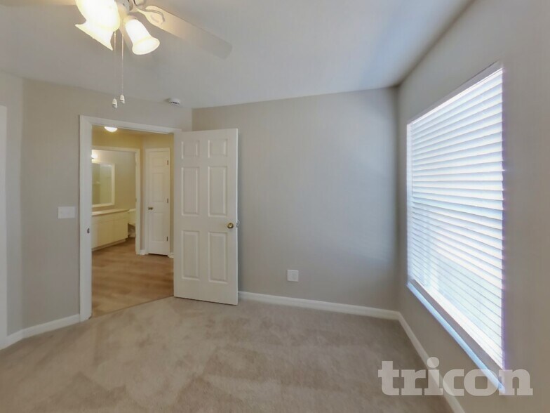 Building Photo - 11106 Robin Lake Ct