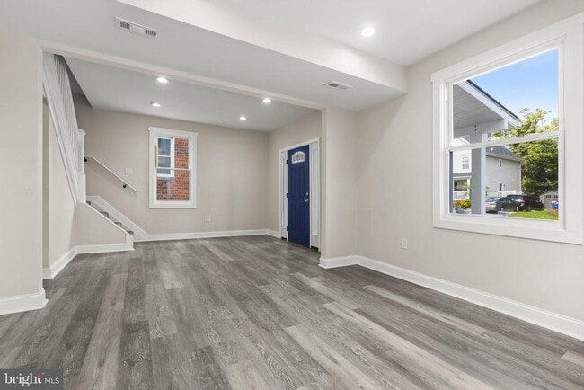 Building Photo - 505 McCabe Ave