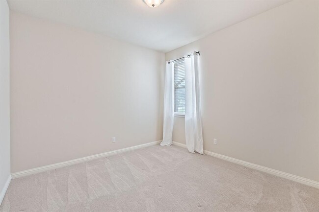 Building Photo - 1104 Lynsenko Dr