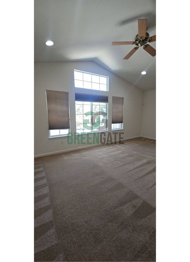 Building Photo - Beautiful 4 Bedroom, 3 Bathroom Home in Tr...