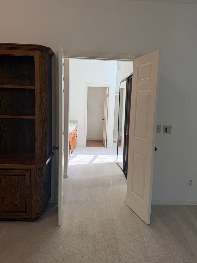 Building Photo - 742 Liquidamber Pl
