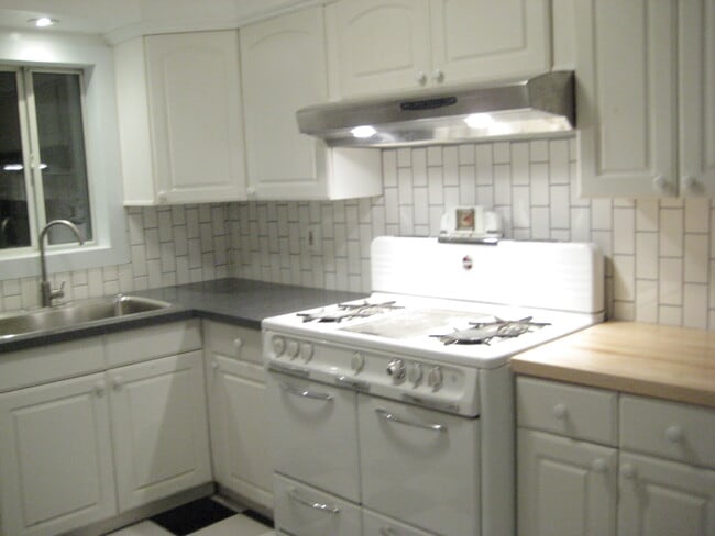 kitchen - 1579 Cerro Gordo St