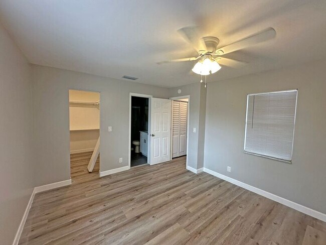 Building Photo - 10431 Pippin Ln