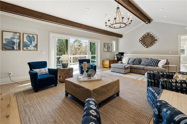 Building Photo - 4035 Lacey Dr