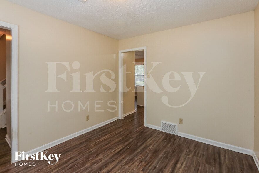 Building Photo - 3697 Beckman Dr