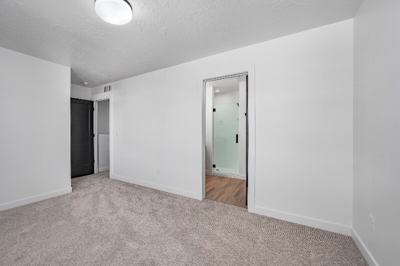 Building Photo - 487 W 620 N