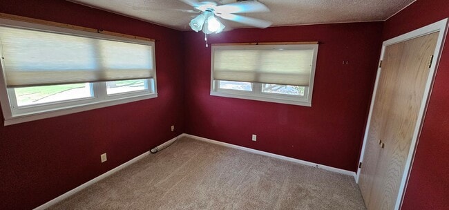 Building Photo - Gorgeous 3 bedroom, 2 bath home Available 4/17