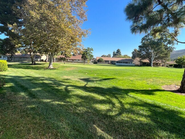 Building Photo - Beautiful Bel-Air floor plan on the Golf C...