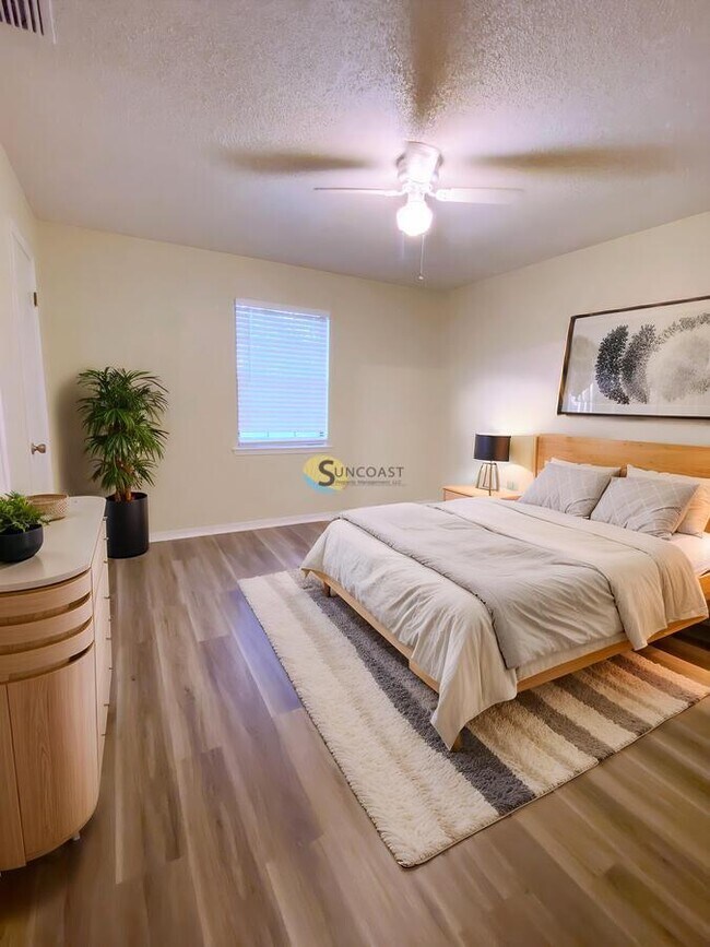 Building Photo - 8702 Bandera Cir S