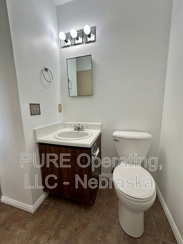 Building Photo - 1631 N 109th Plz