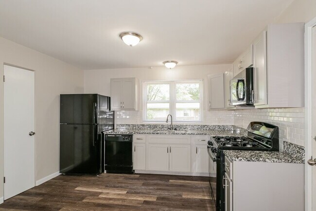 Building Photo - 1635 Trotterway Dr