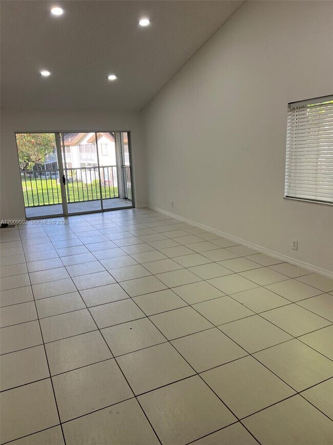 Building Photo - 9203 SW 138th Pl