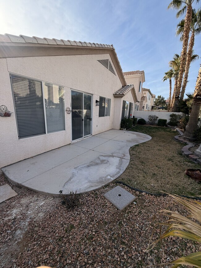 Building Photo - 202 Waterton Lakes Ave