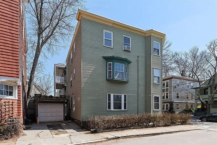 Building Photo - 35 Eustis St