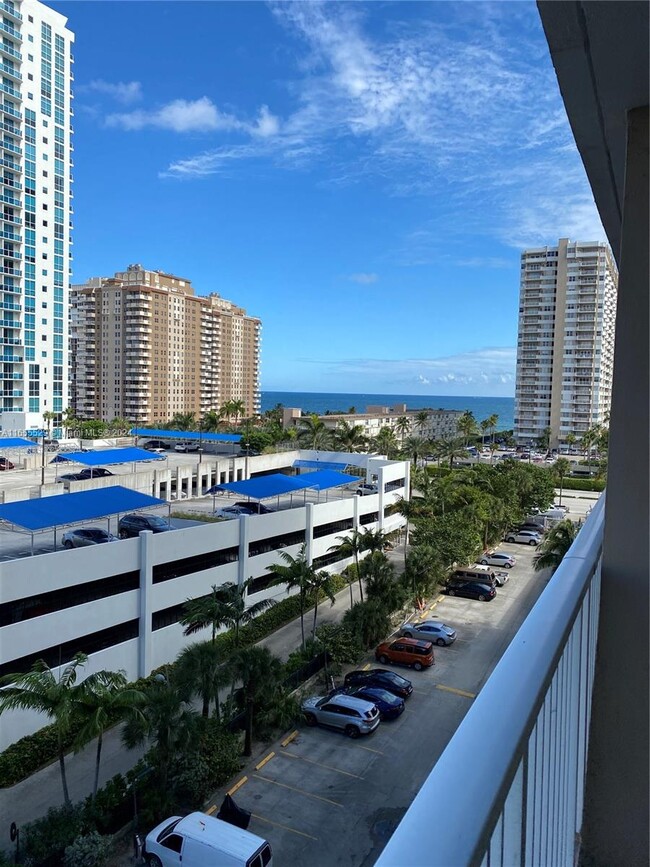 Building Photo - 1965 S Ocean Dr