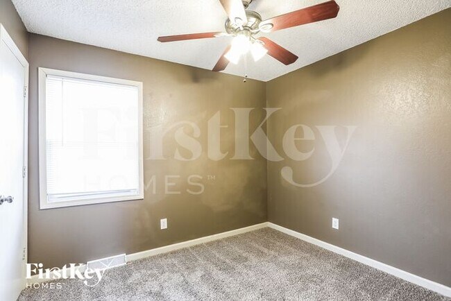 Building Photo - 2217 SW Keystone Dr