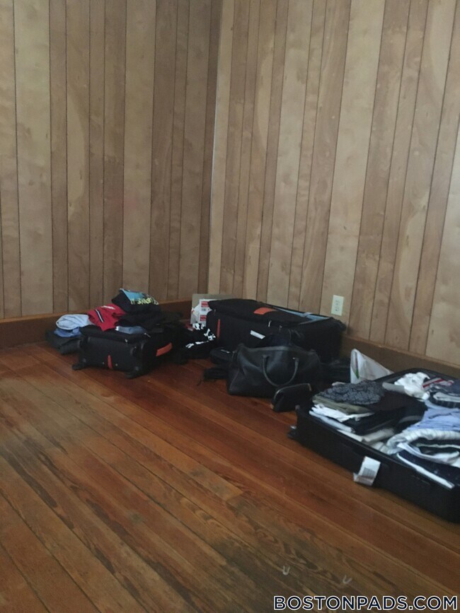 Building Photo - 9 Fulkerson St