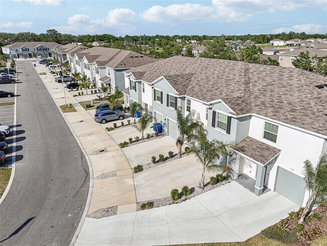 Building Photo - 16646 Maude Dr