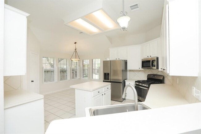 Building Photo - 25215 Aughton Dr