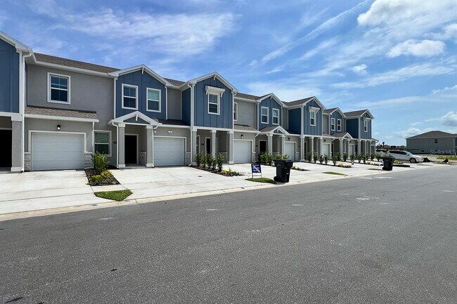 Building Photo - 2607 Skyline Lp