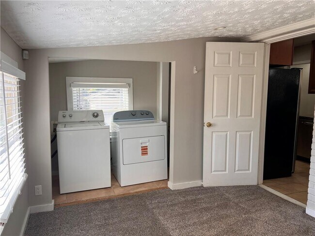 Building Photo - 2047 Panstone Ct SW