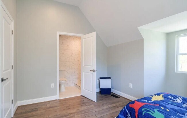 Building Photo - 4410 16th St NE