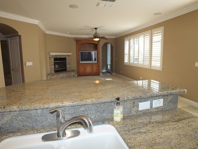 Building Photo - 5/3 3386 sf El Dorado Hills Woodridge home