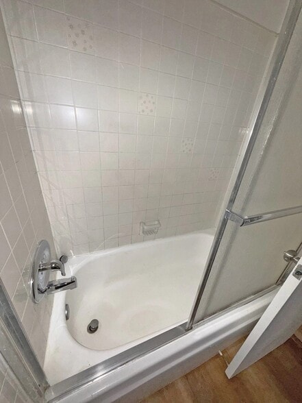 Building Photo - 10776 Rose Ave