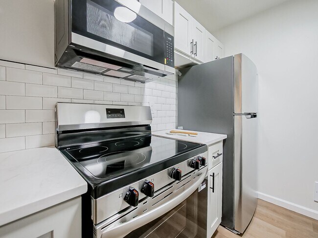 Building Photo - All New Luxury Living In Plymouth