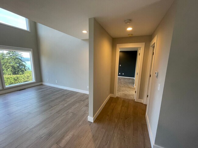 Building Photo - 14076 Rosario Rd