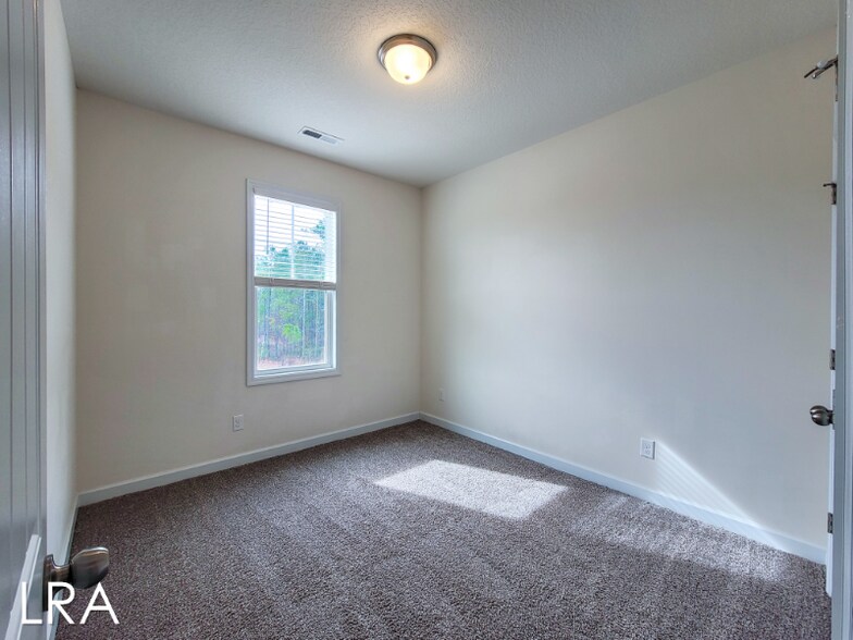 Building Photo - 520 Shallotte Ln
